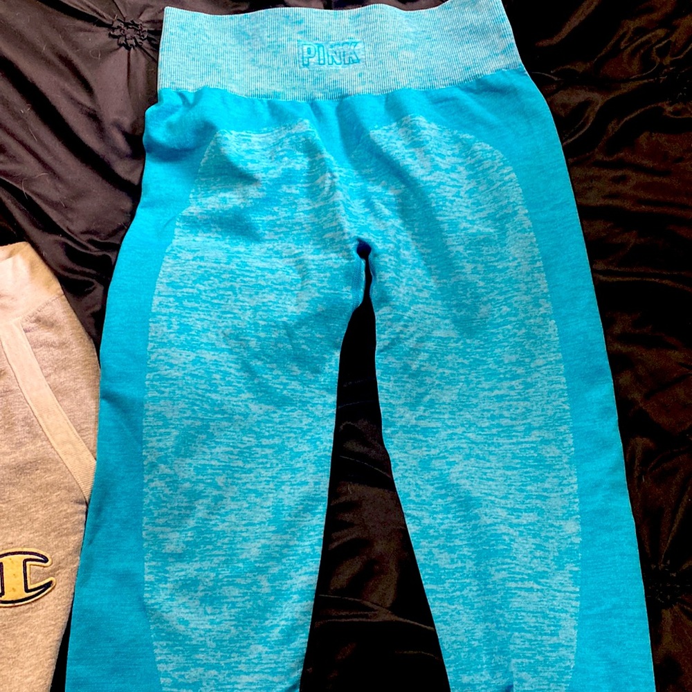Pink/Victoria Secret leggings size M seamless never worn/ no tags